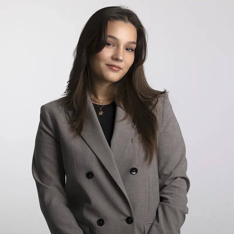 Ritratto manager donna blazer professionale - Fotografo team Milano