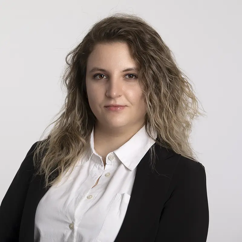 Ritratto manager donna smart casual - Fotografo team tech startup Milano