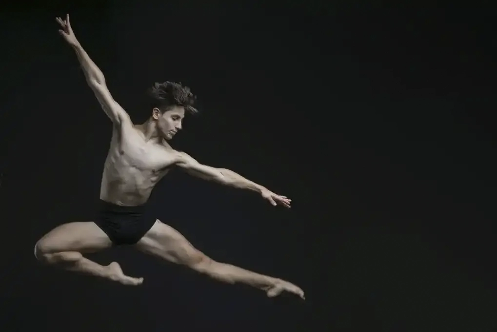 Book fotografico ballerini a Milano - sessione in studio professionale Giovanni Miele